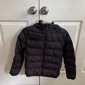 Black Puffer Jacket Uniqlo youth 11-12 with detachable hood. Worn 3x Exc cond